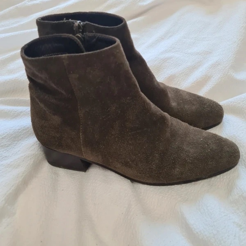 Chic Brown Suede Heeled Boots